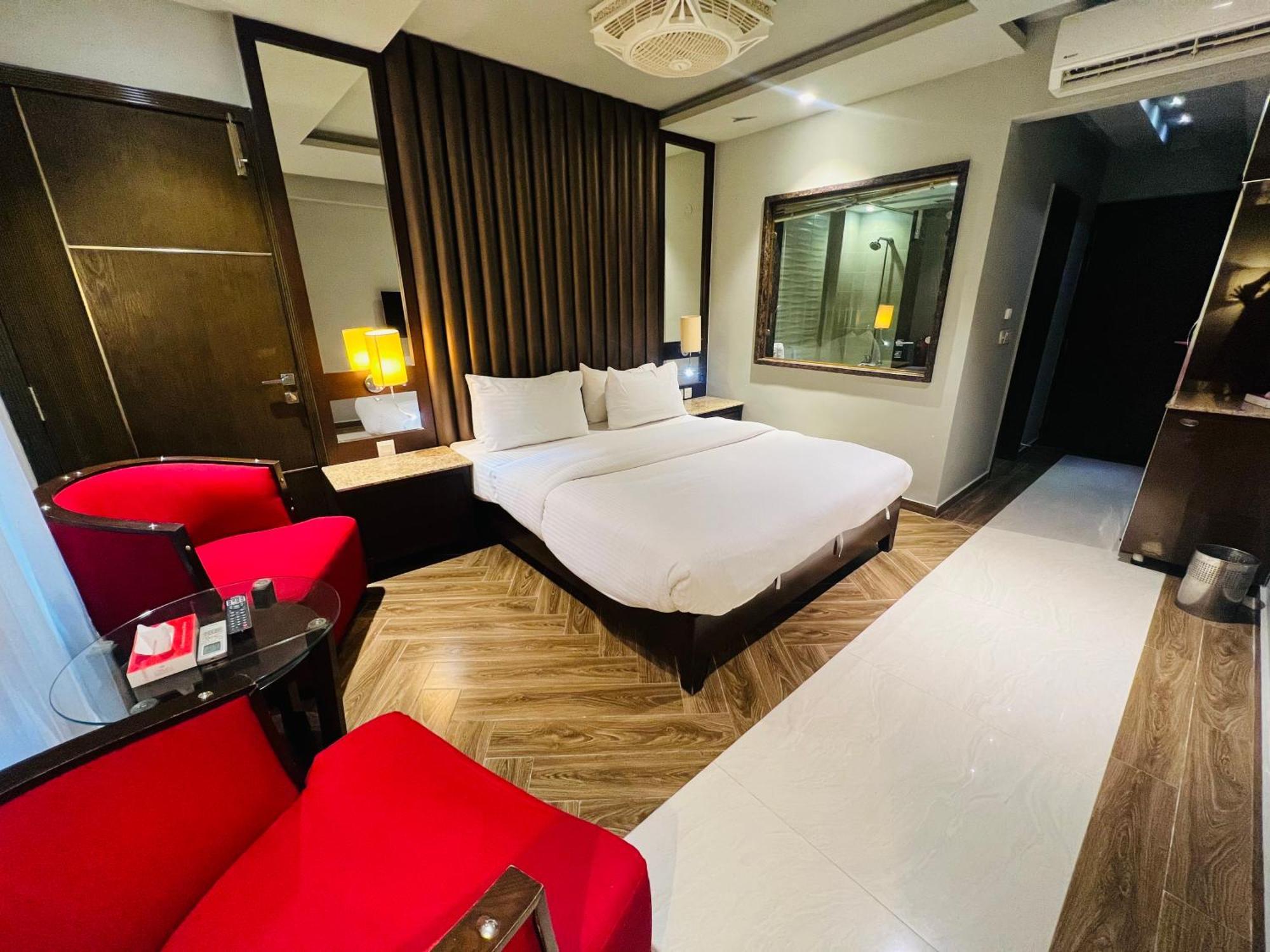 Lahore Continental Hotel Zewnętrze zdjęcie